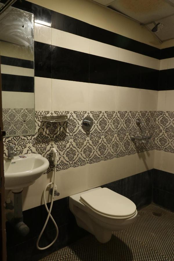 ホテルE S Residency テーニ エクステリア 写真