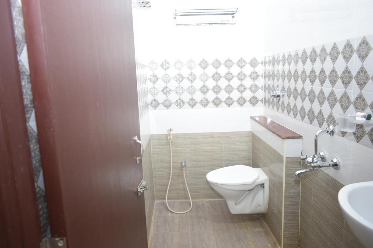 ホテルE S Residency テーニ エクステリア 写真