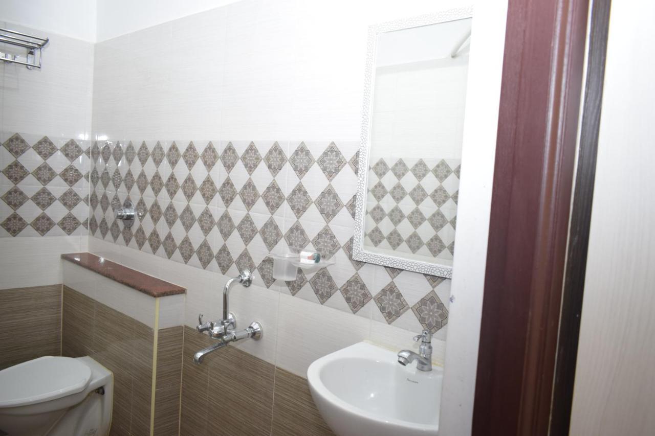 ホテルE S Residency テーニ エクステリア 写真