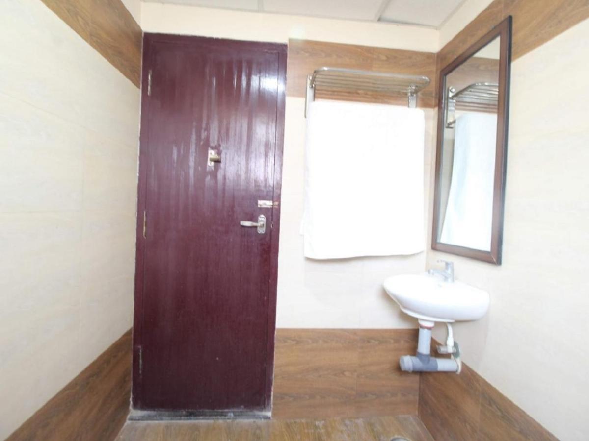 ホテルE S Residency テーニ エクステリア 写真
